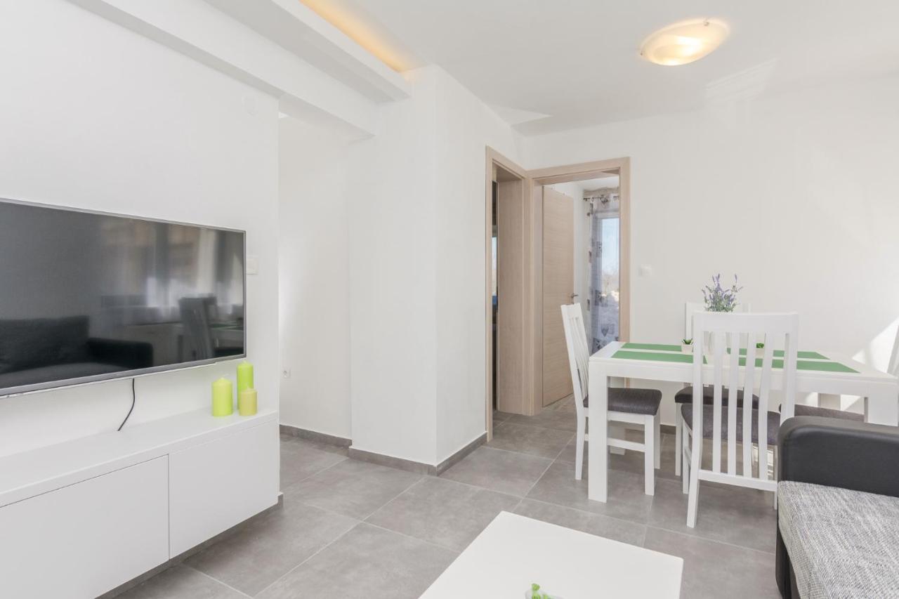 Apartmani Mustaca Dvori Привлака Екстер'єр фото