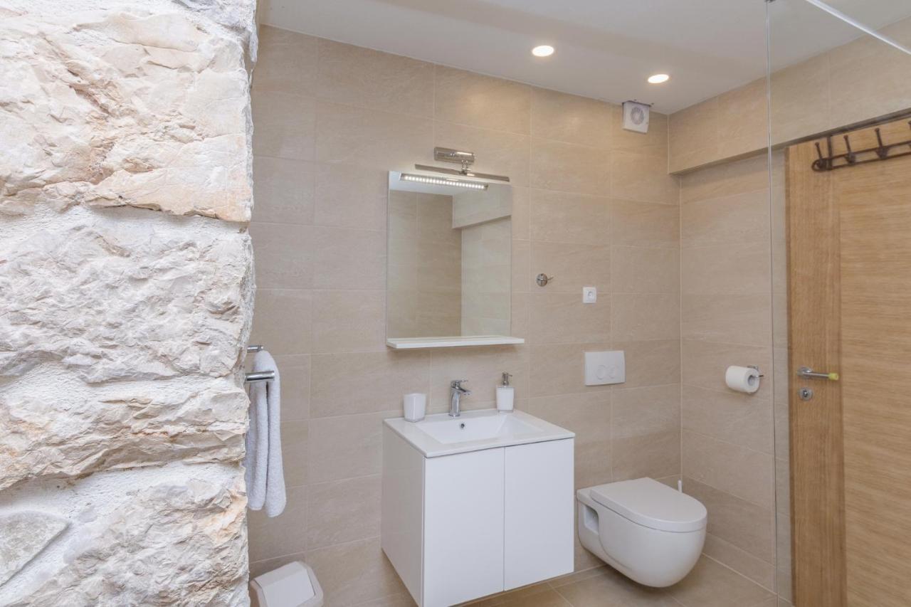 Apartmani Mustaca Dvori Привлака Екстер'єр фото