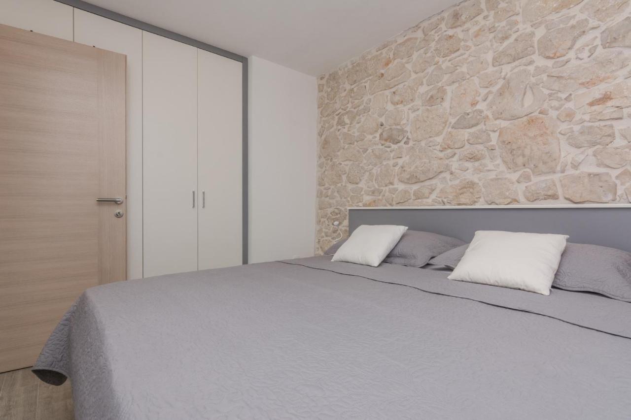 Apartmani Mustaca Dvori Привлака Екстер'єр фото